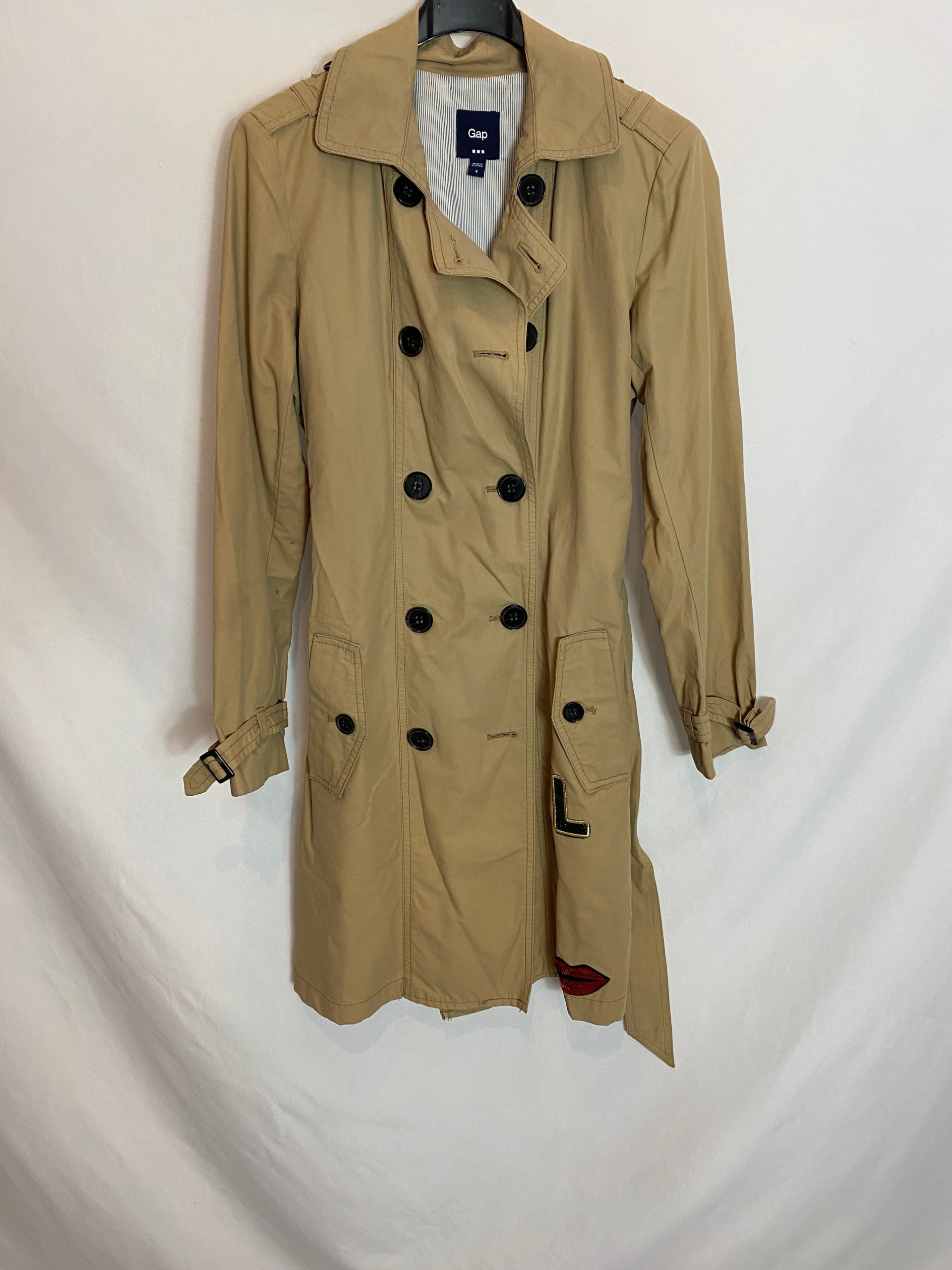 GAP. gabardina beige con parches T.s