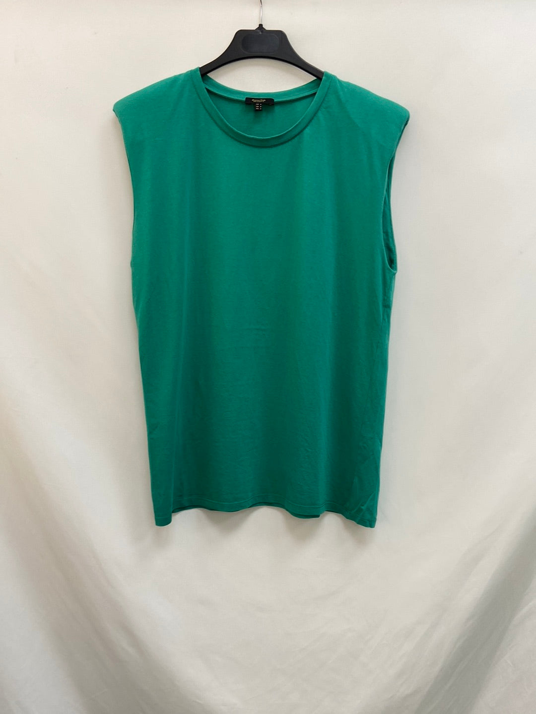 MASSIMO DUTTI.Camiseta verde hombreras T.M