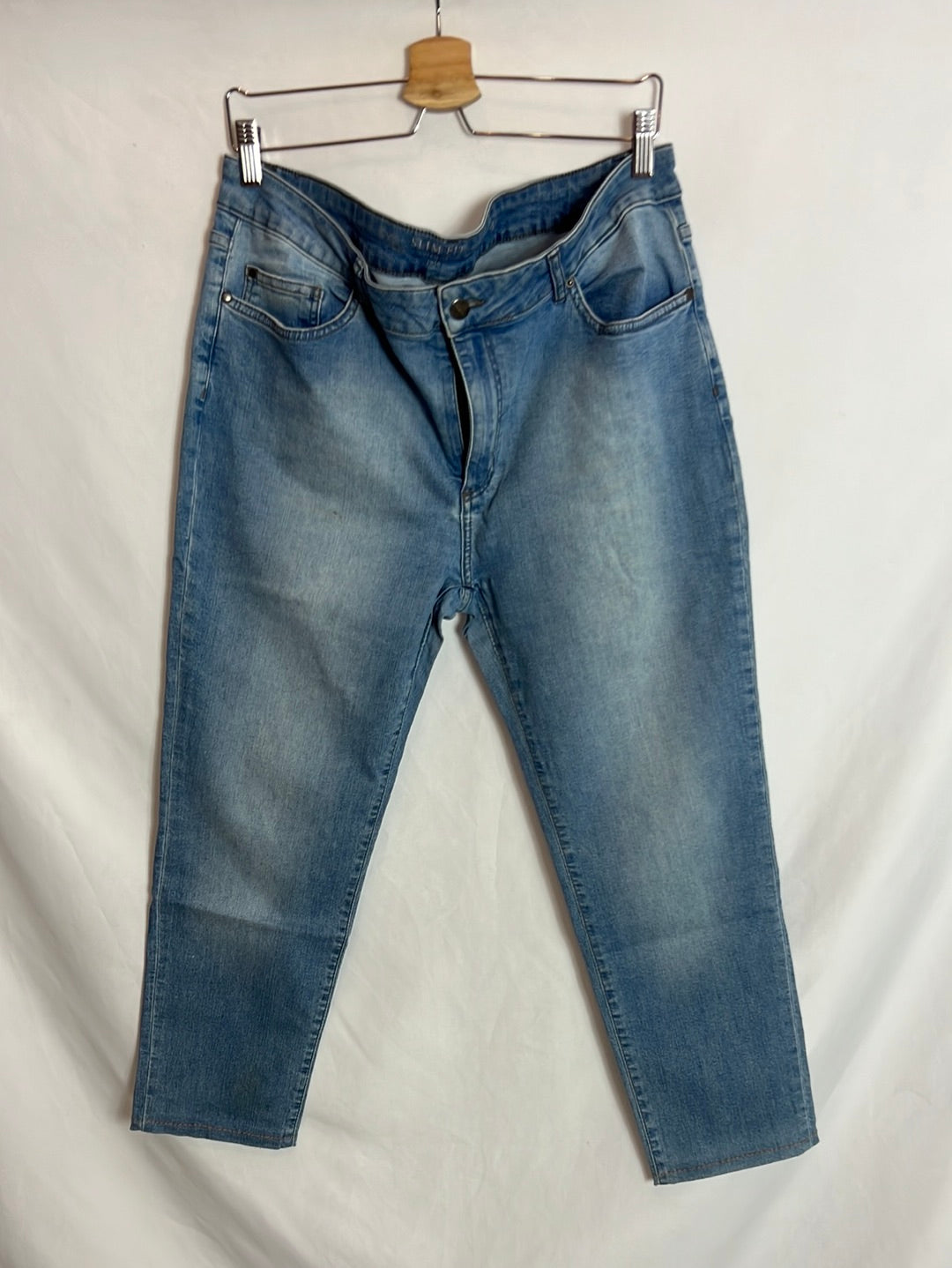 CORTEFIEL. Pantalón denim claro pitillo. T 48