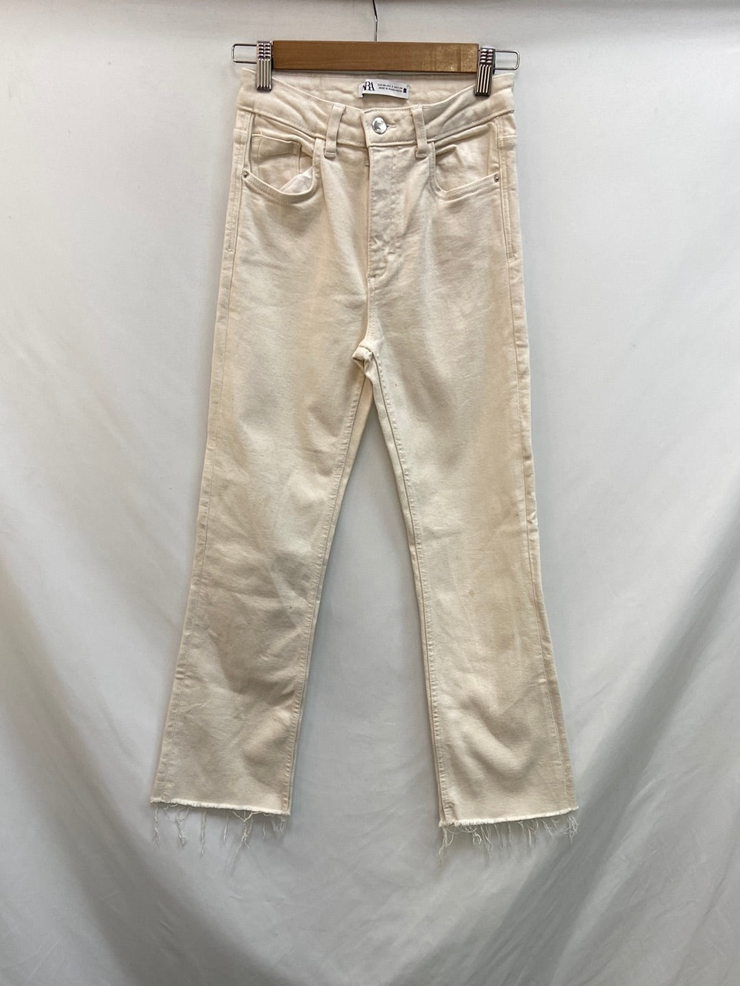 ZARA.Vaqueros beiges T.34 (tara)
