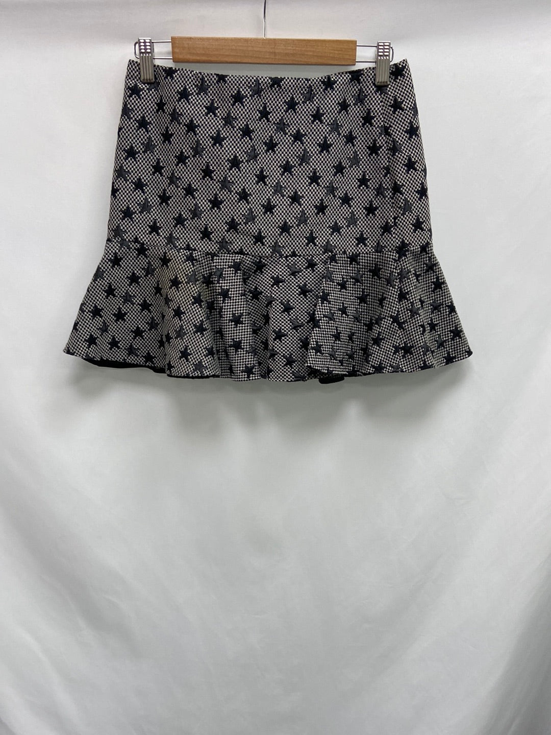 RED VALENTINO. Falda corta estrellas T.40