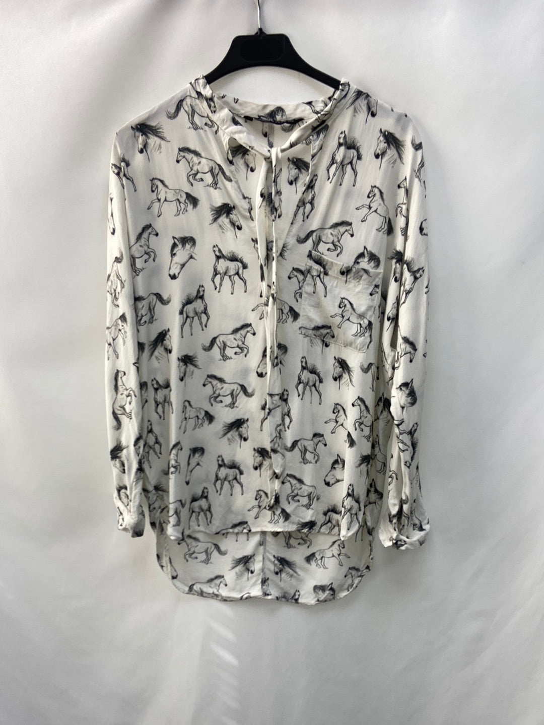 ZARA.Blusa caballos T.xs