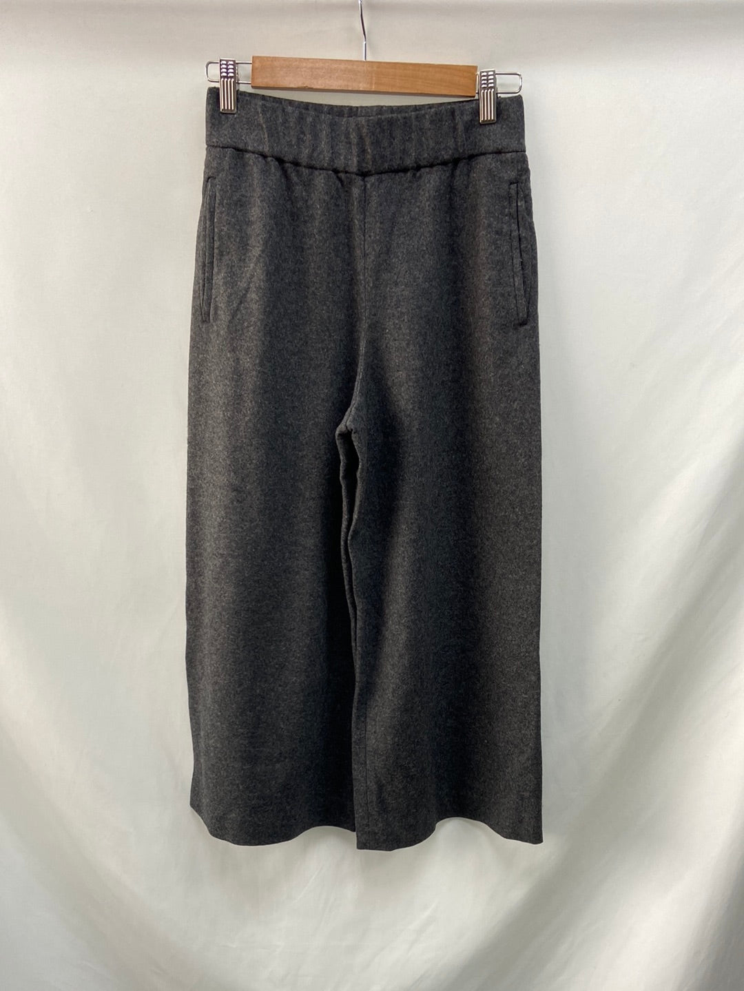 MASSIMO DUTTI.Culotte grises T.34/36