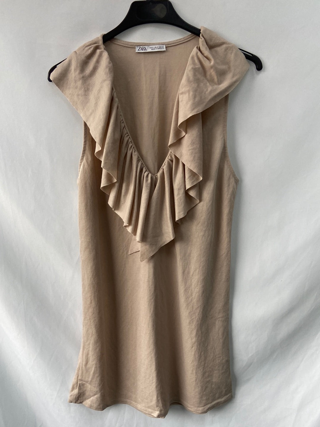 ZARA.Vestido beige volante T.S