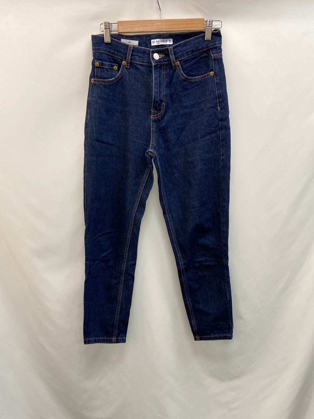 PULL&BEAR. pantalón monfit T.34