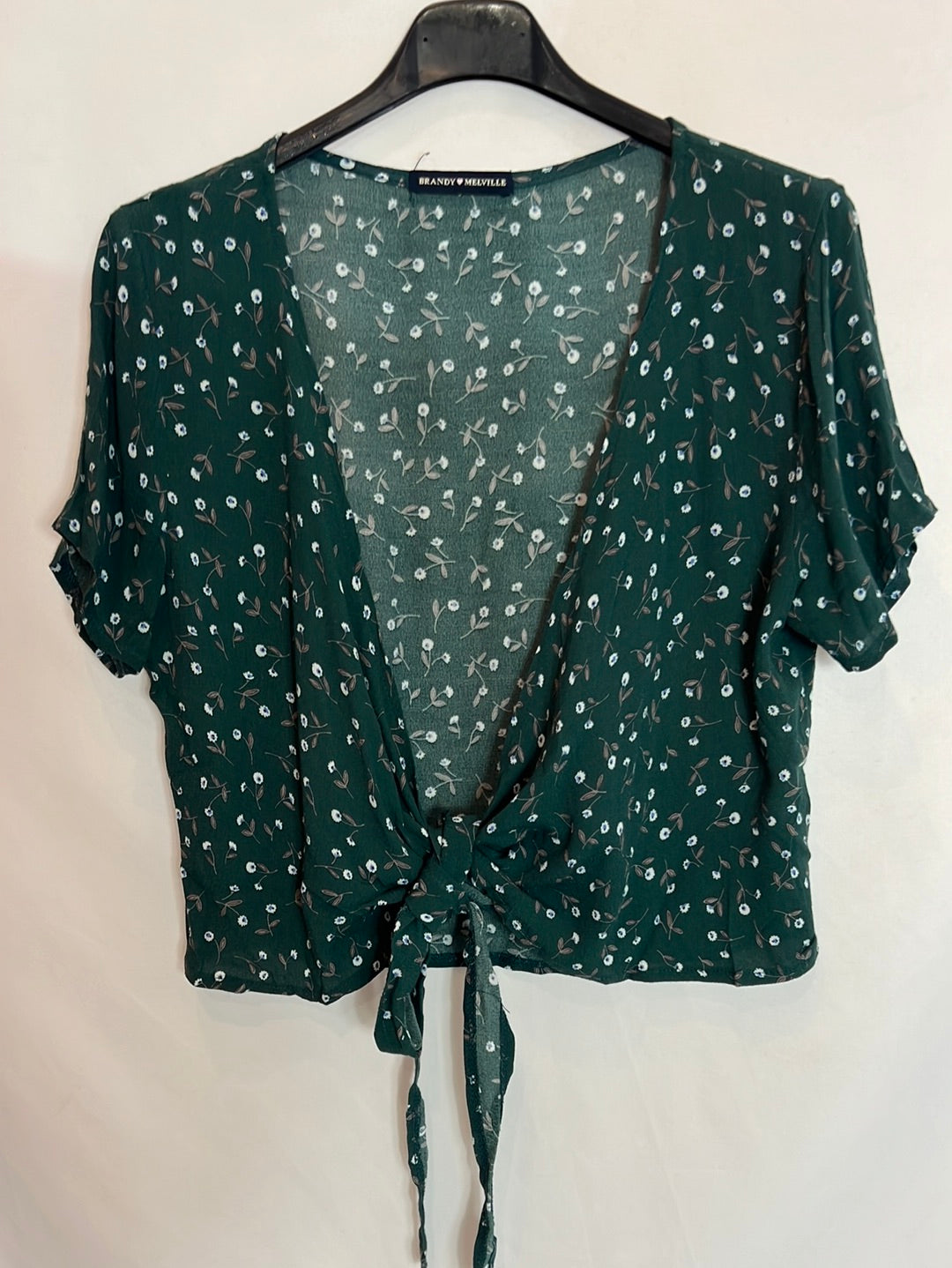 BRANDY MELVILLE. Top verde cruzado estampado. T S
