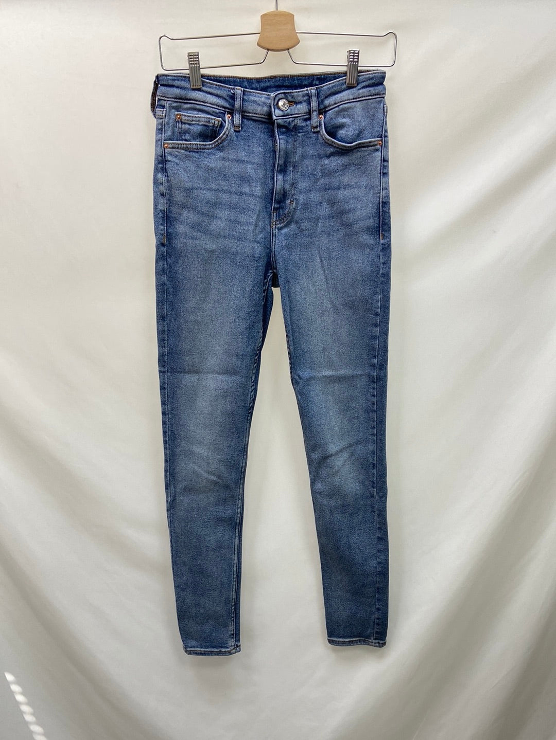 MANGO.Pantalones pitillo clásicos T.36