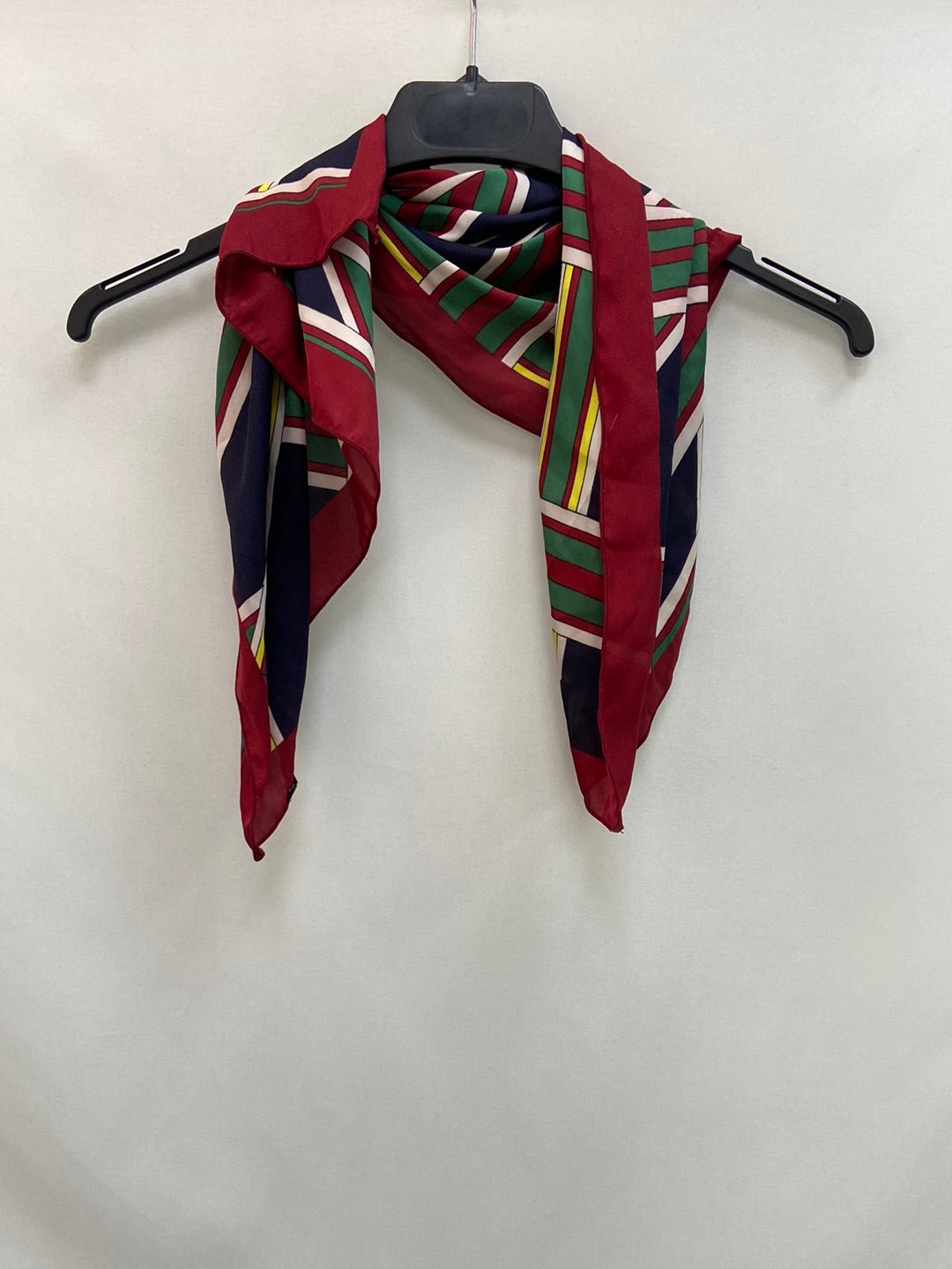 MANGO.Pañuelo estampado geométrico