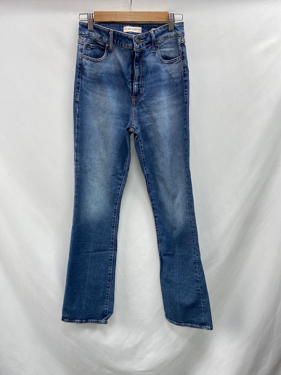 GUESS.Vaqueros modelo "sky high boot" T.s