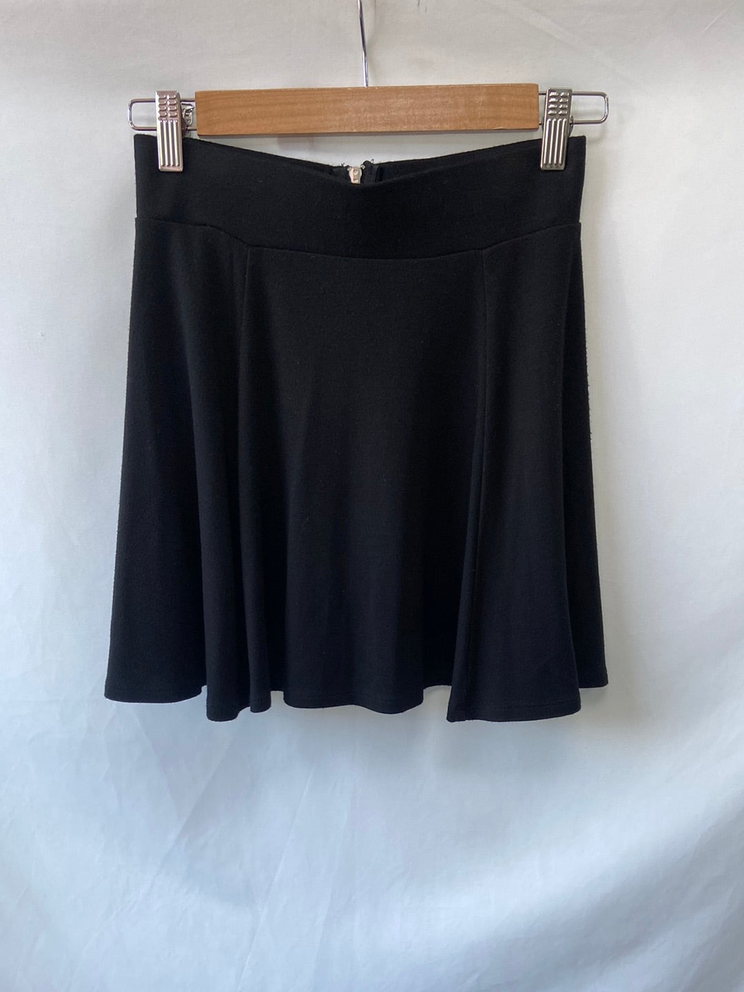 MarketH&M.Falda negra elástica T.XS