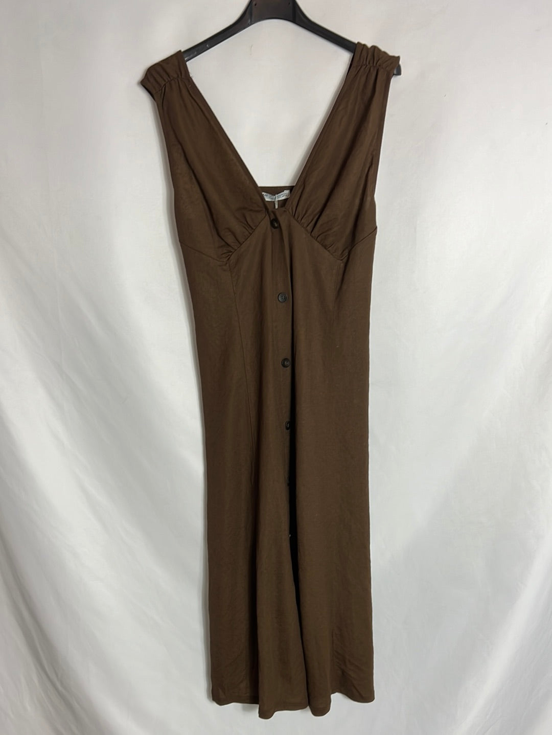 PULL&BEAR. Vestido midi marrón abotonado. T S