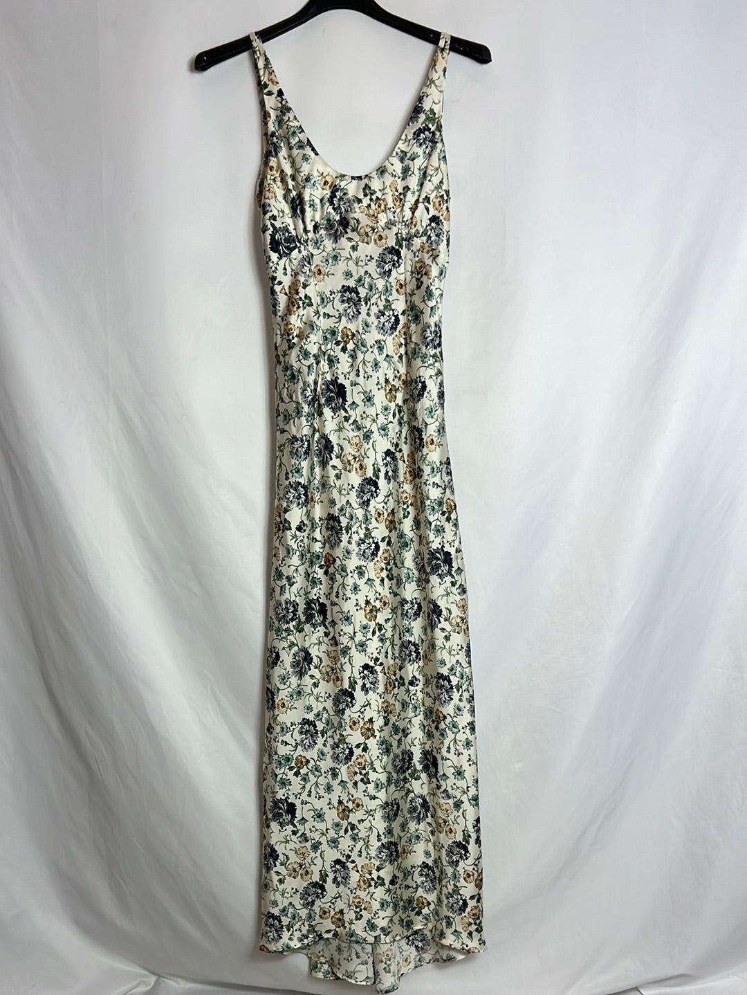 ZARA. Vestido largo satinado flores. T XS