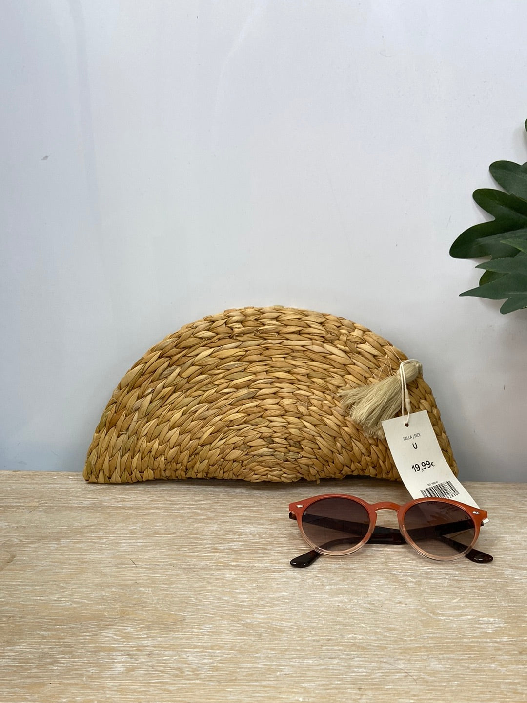 AMICHI.Bolso rafia de mano