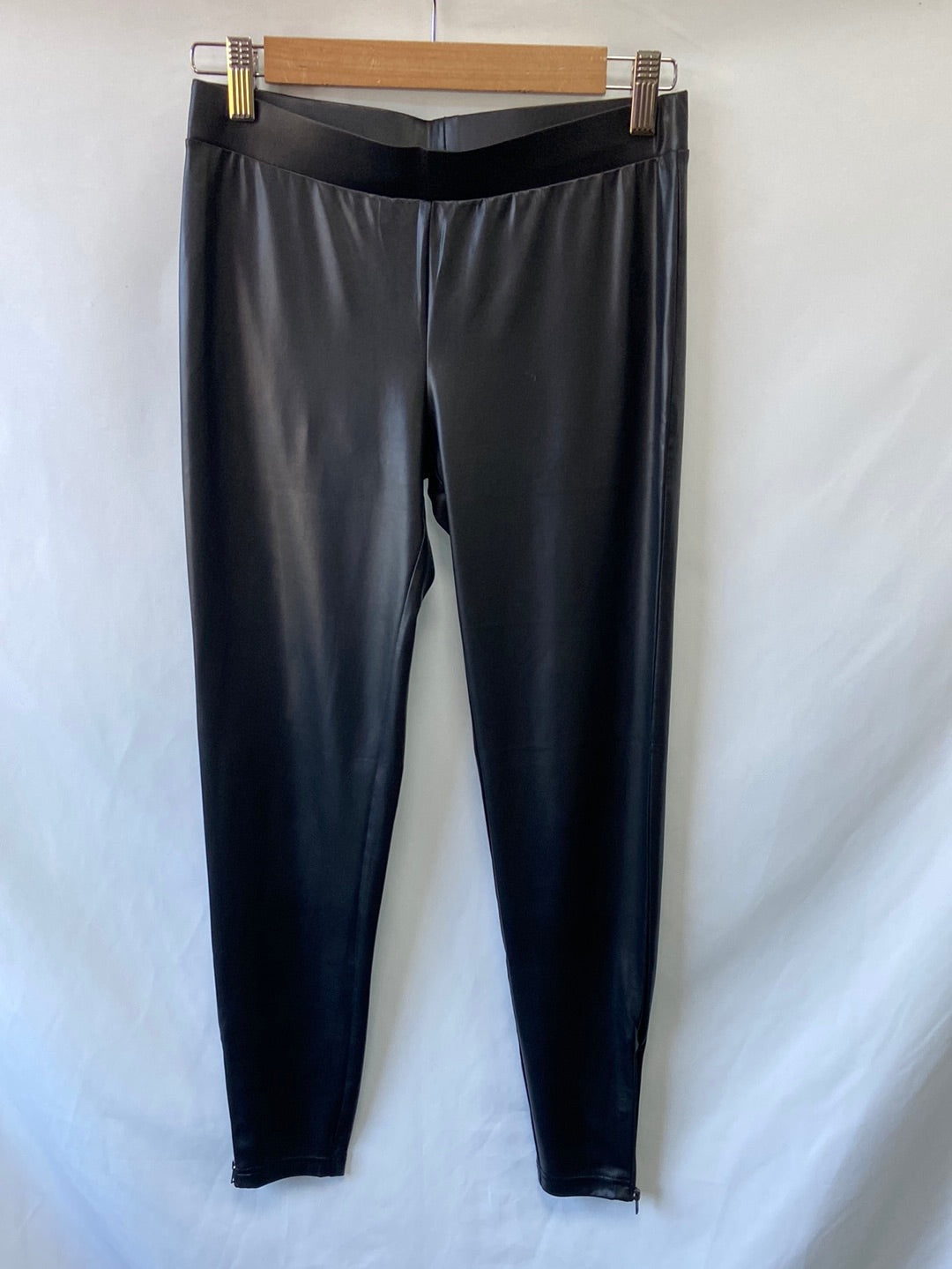 CALZEDONIA.Leggings polipiel negros T.S