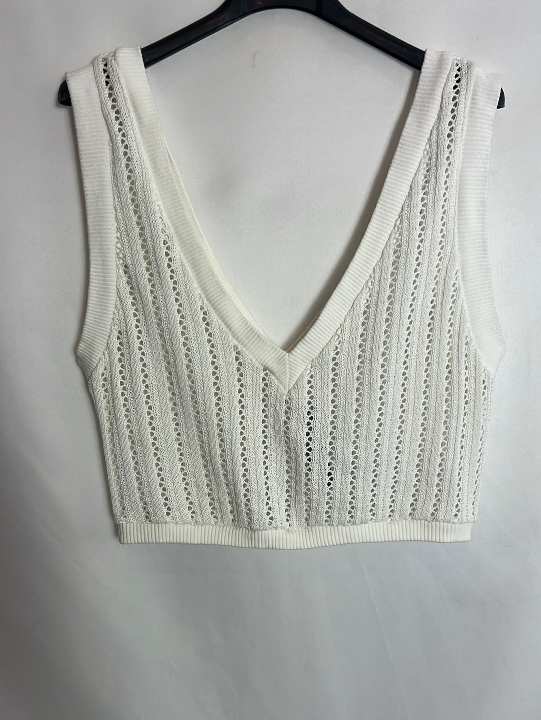 ZARA. Crop top blanco hilo. T M