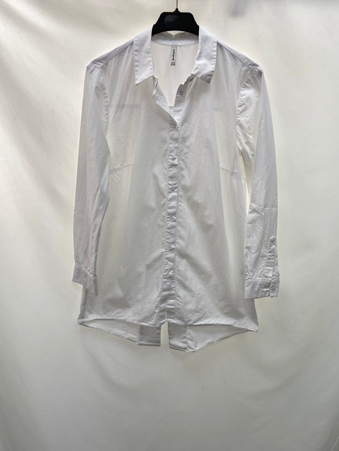 STRADIVARIUS.Camisa blanca detalle espalda T.M