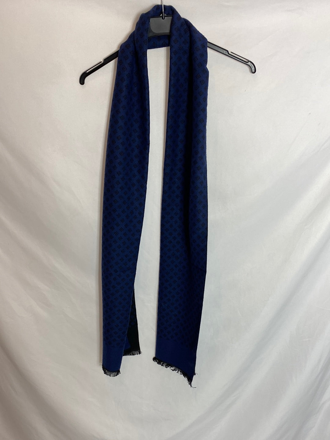 OTRAS. Fular azul estampado. TU