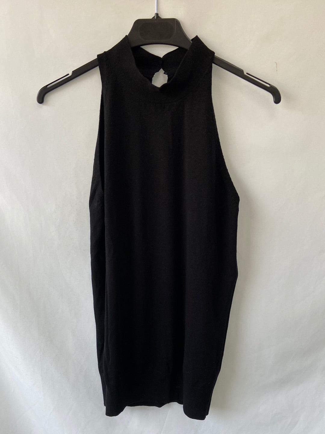 MASSIMO DUTTI.Top negro punto halter T.m