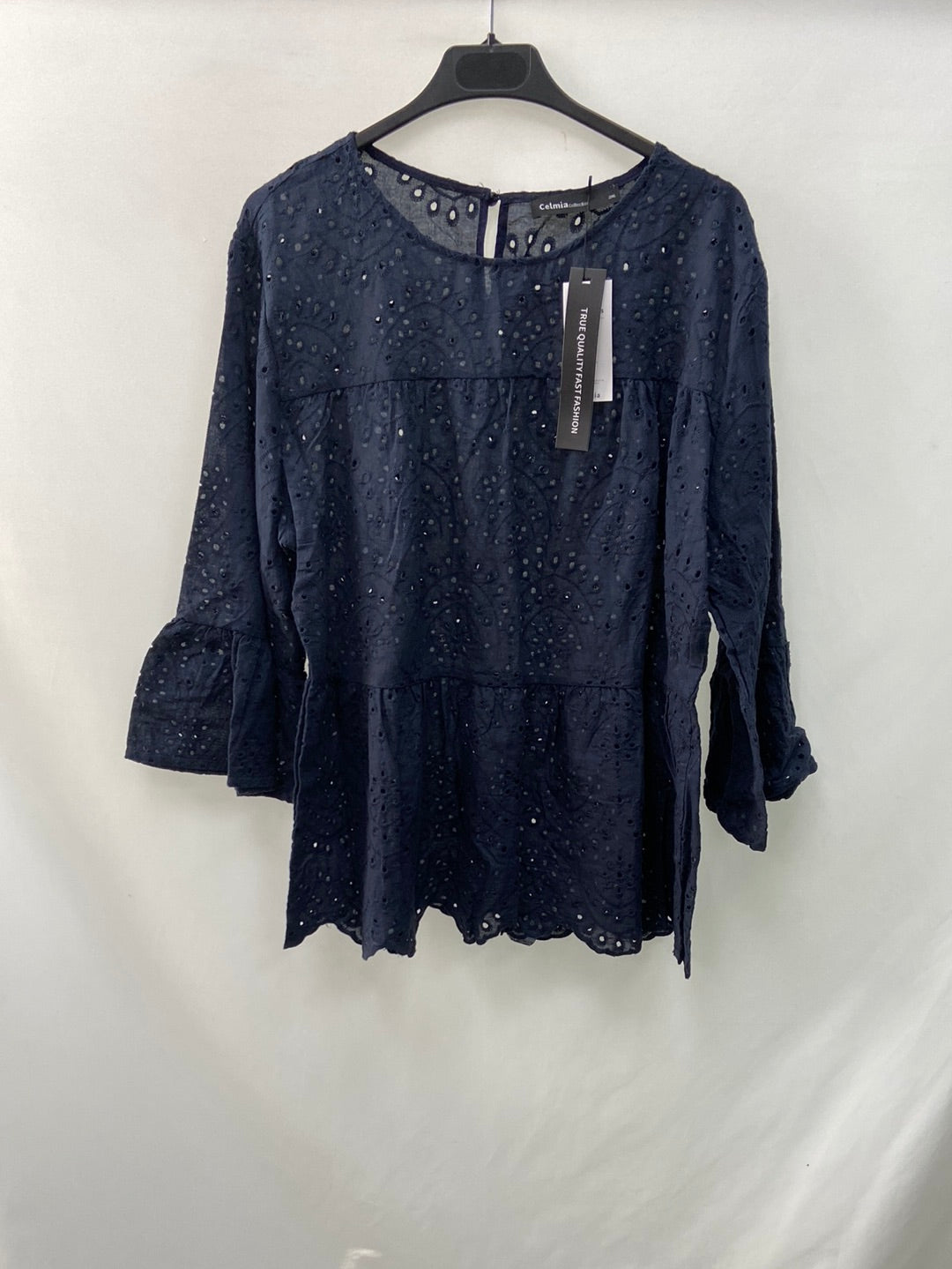 CELMIA.Blusa azul troquelada T.2XL