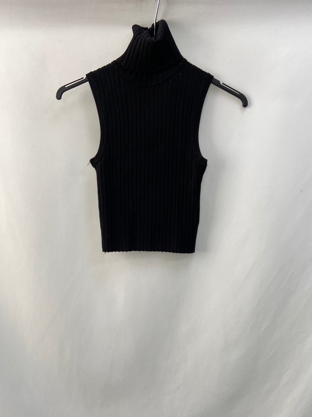 ZARA.Top negro sin mangas T.S