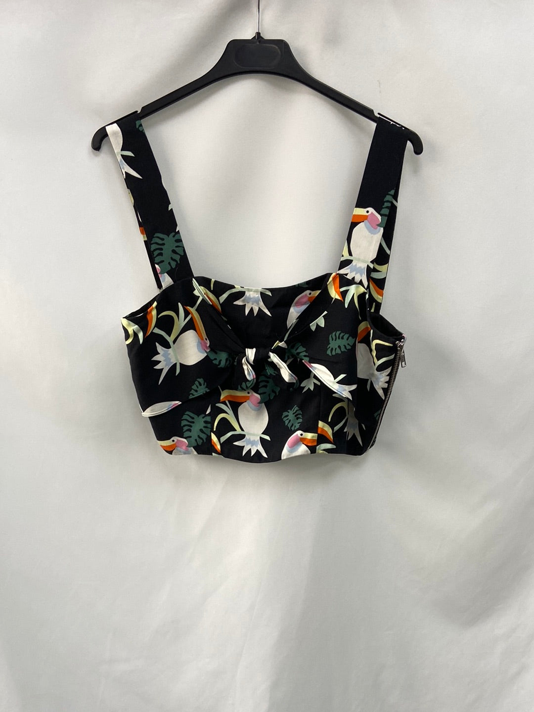 &OTHERSTORIES.Croptop lazada T.38