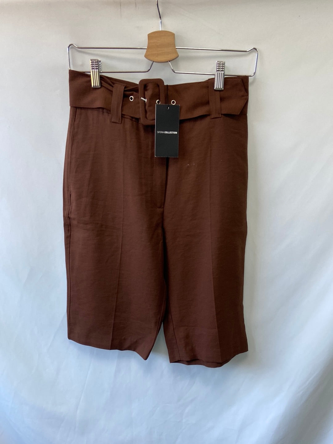 SFERA.Bermudas pinzas T.36