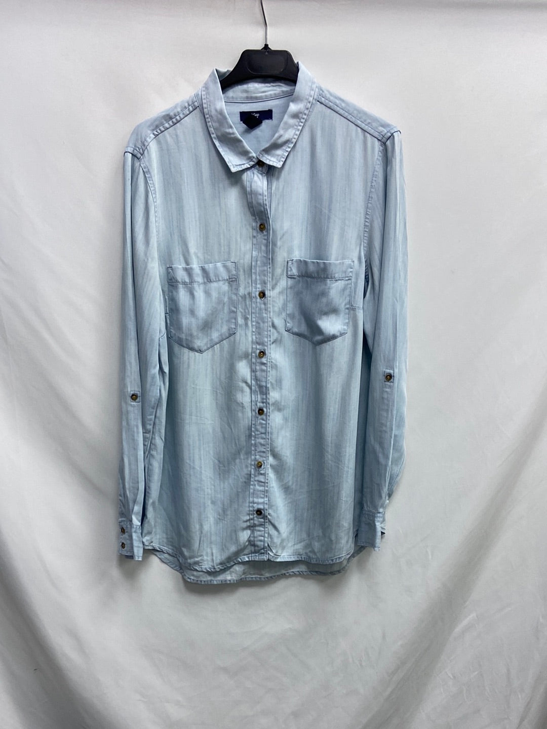 GAP. Blusa denim fluida T.m