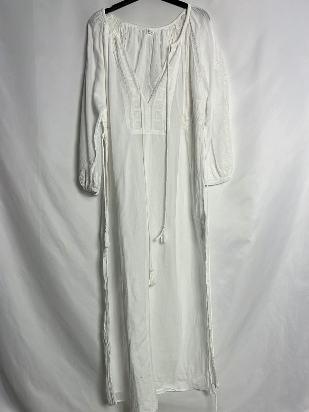 OYSHO. Vestido blanco estilo kaftán. T S/M