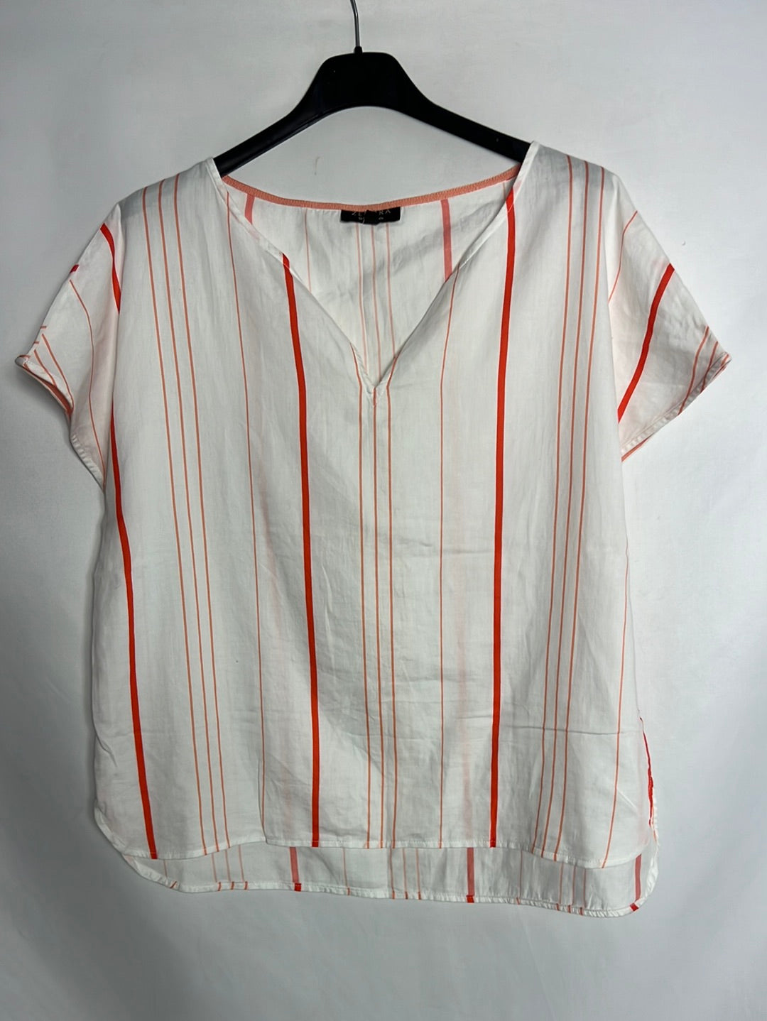 ZENDRA. Top blanco rayas naranjas. T 42