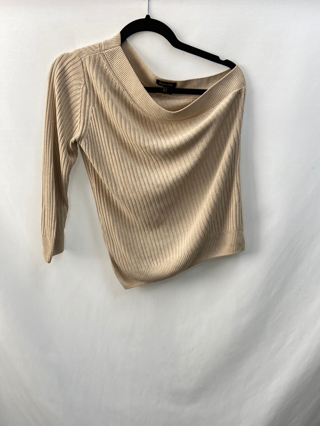 MASSIMO DUTTI.Top/jersey beige asimétrico. T.S