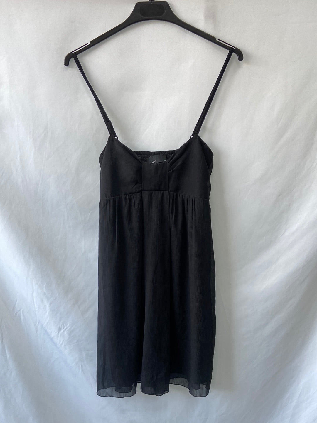 VERO MODA.Vestido negro T.XS