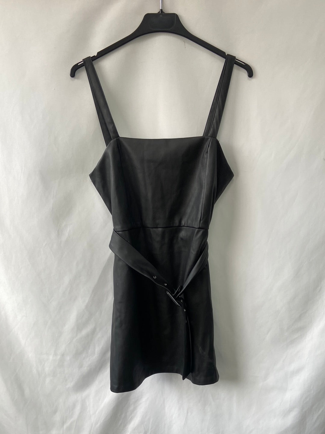 PULL&BEAR.Vestido corto polipiel T.M