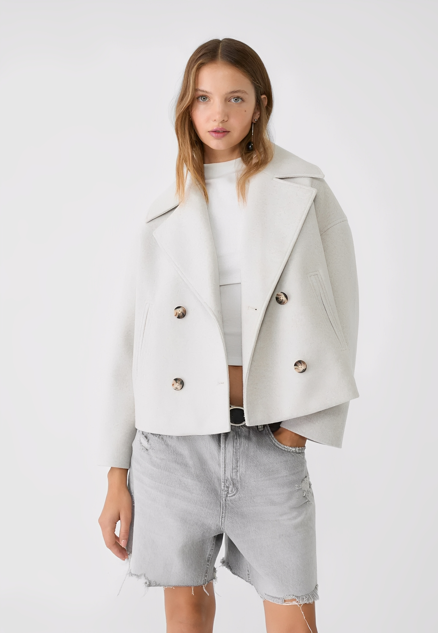 Claire – Corta Elegante Chaqueta de Doble Botonadura