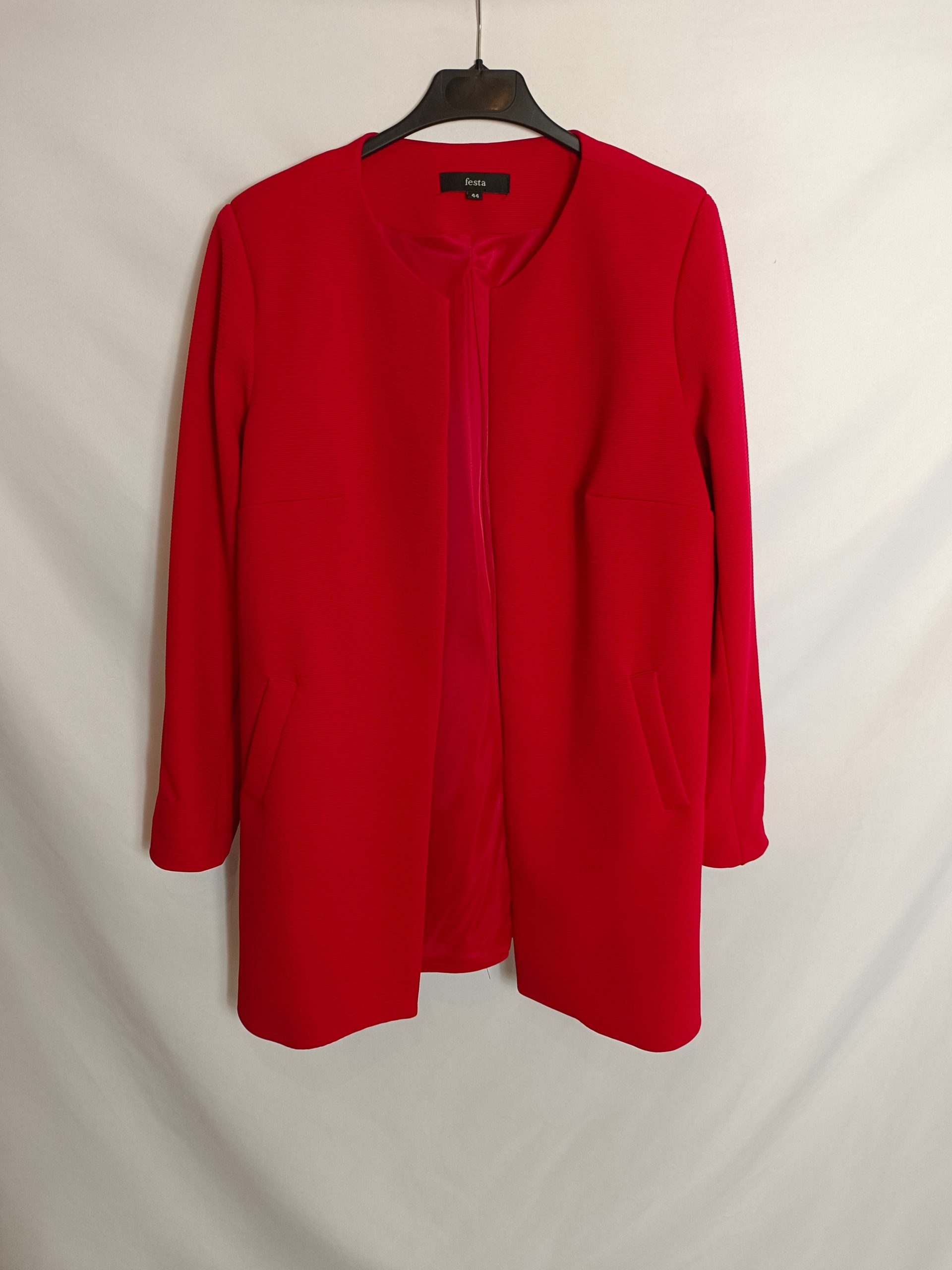 FESTA. Blazer elástica roja T.44