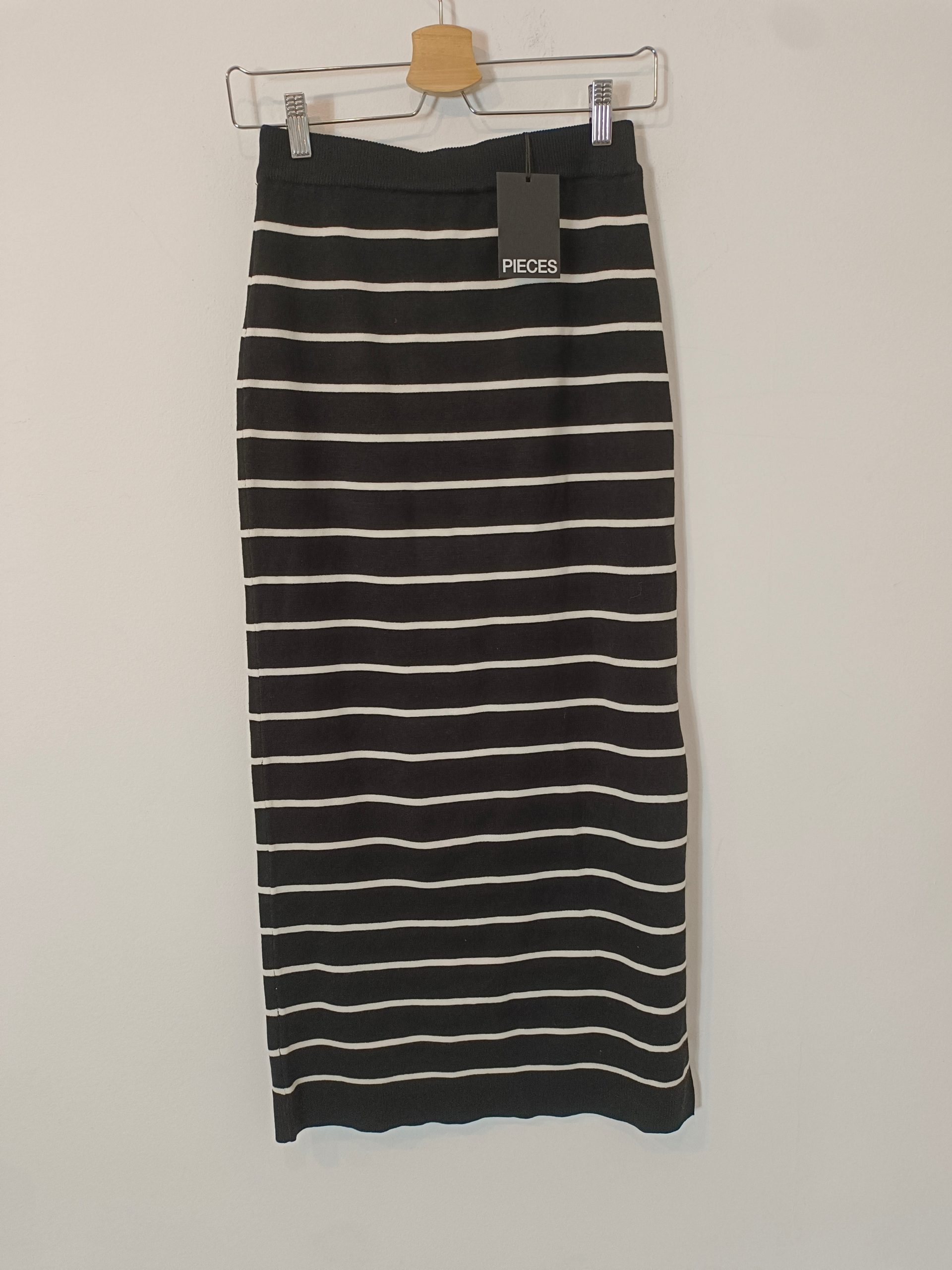 PIECES. Falda midi punto rayas T.xs