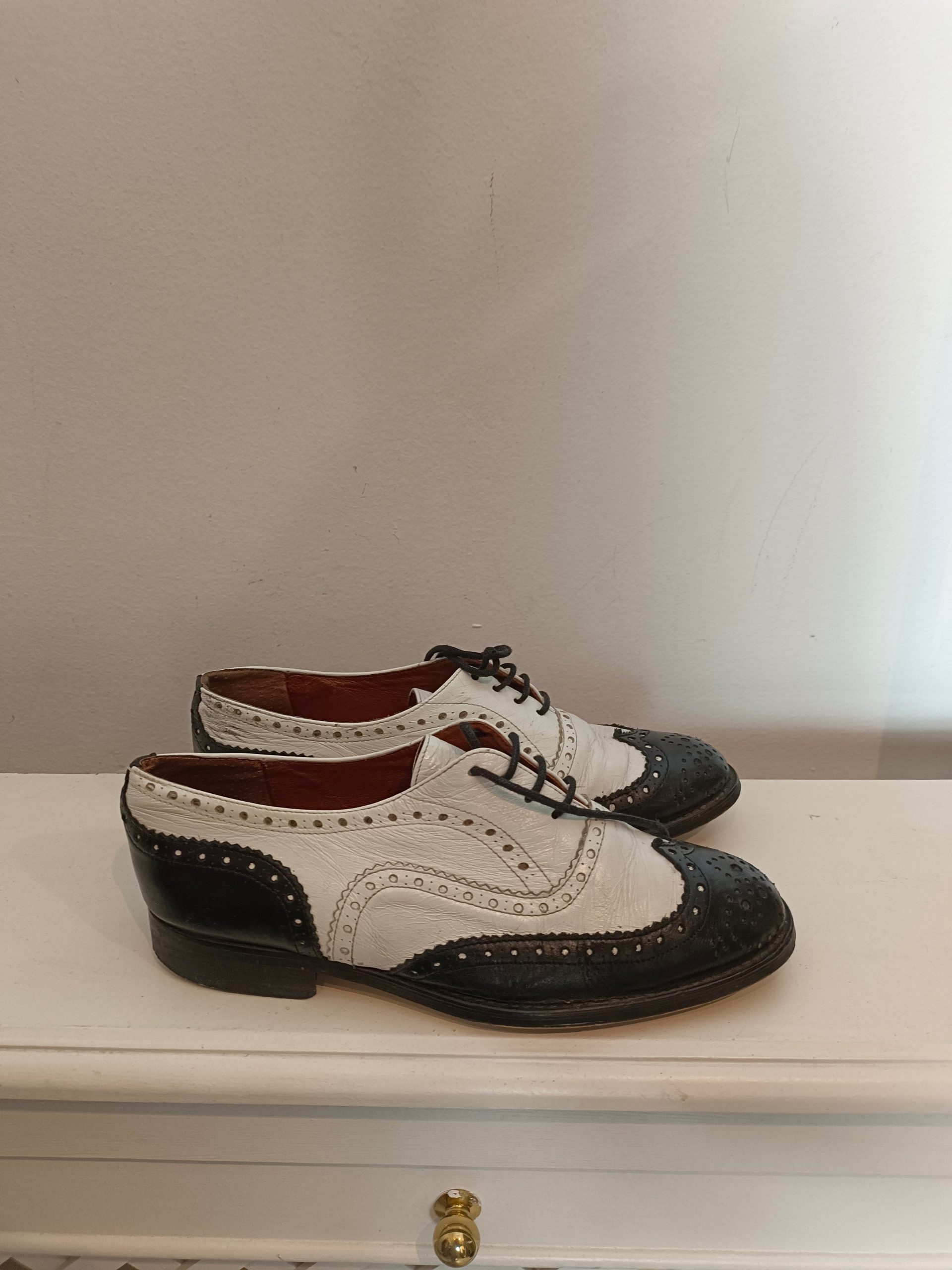 TOPSHOPS. Zapatos bicolor piel T.38