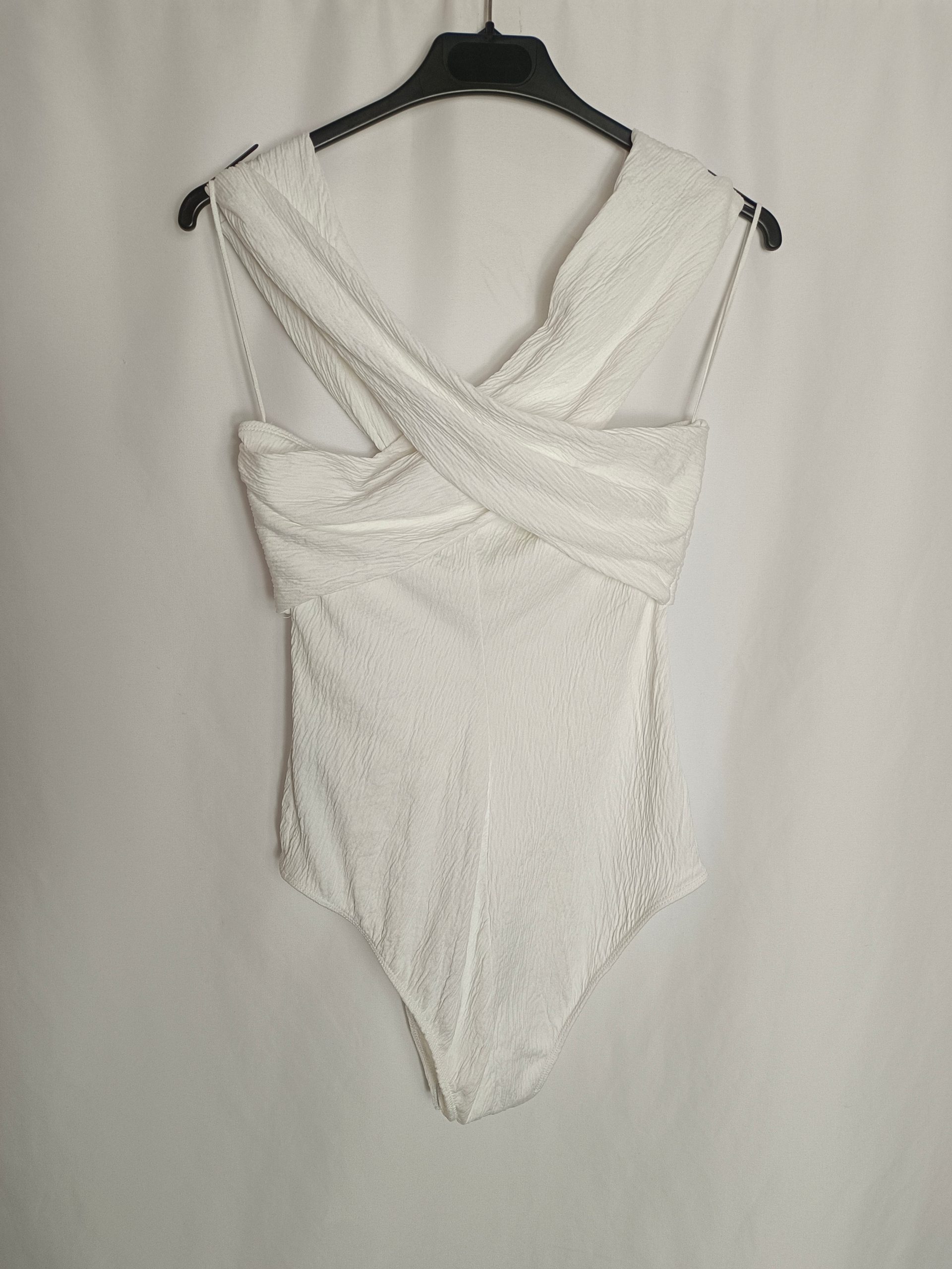 OYSHO. Body blanco textura T.s