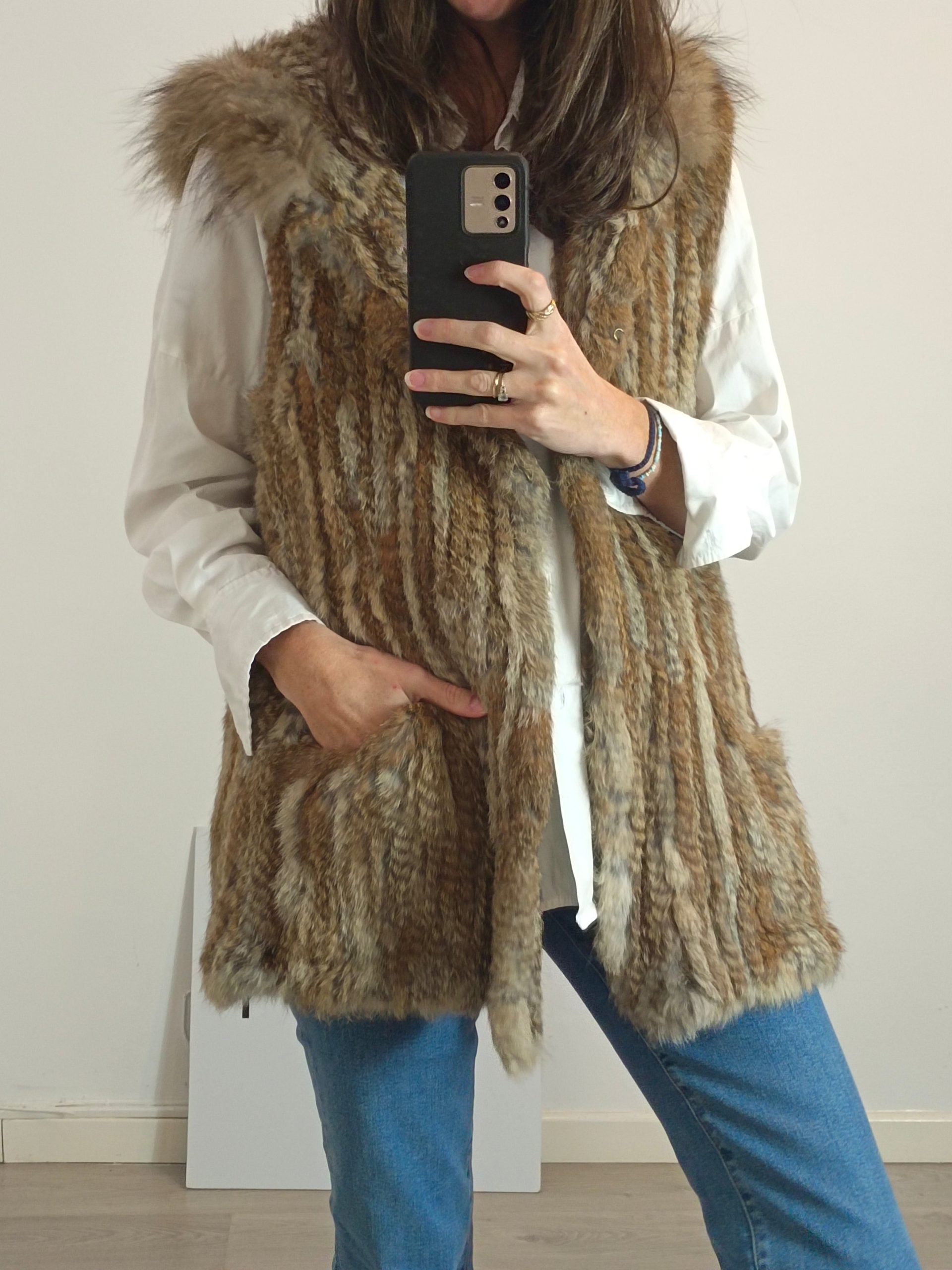 CORTY BENNET. Chaleco de pelo natural T.l