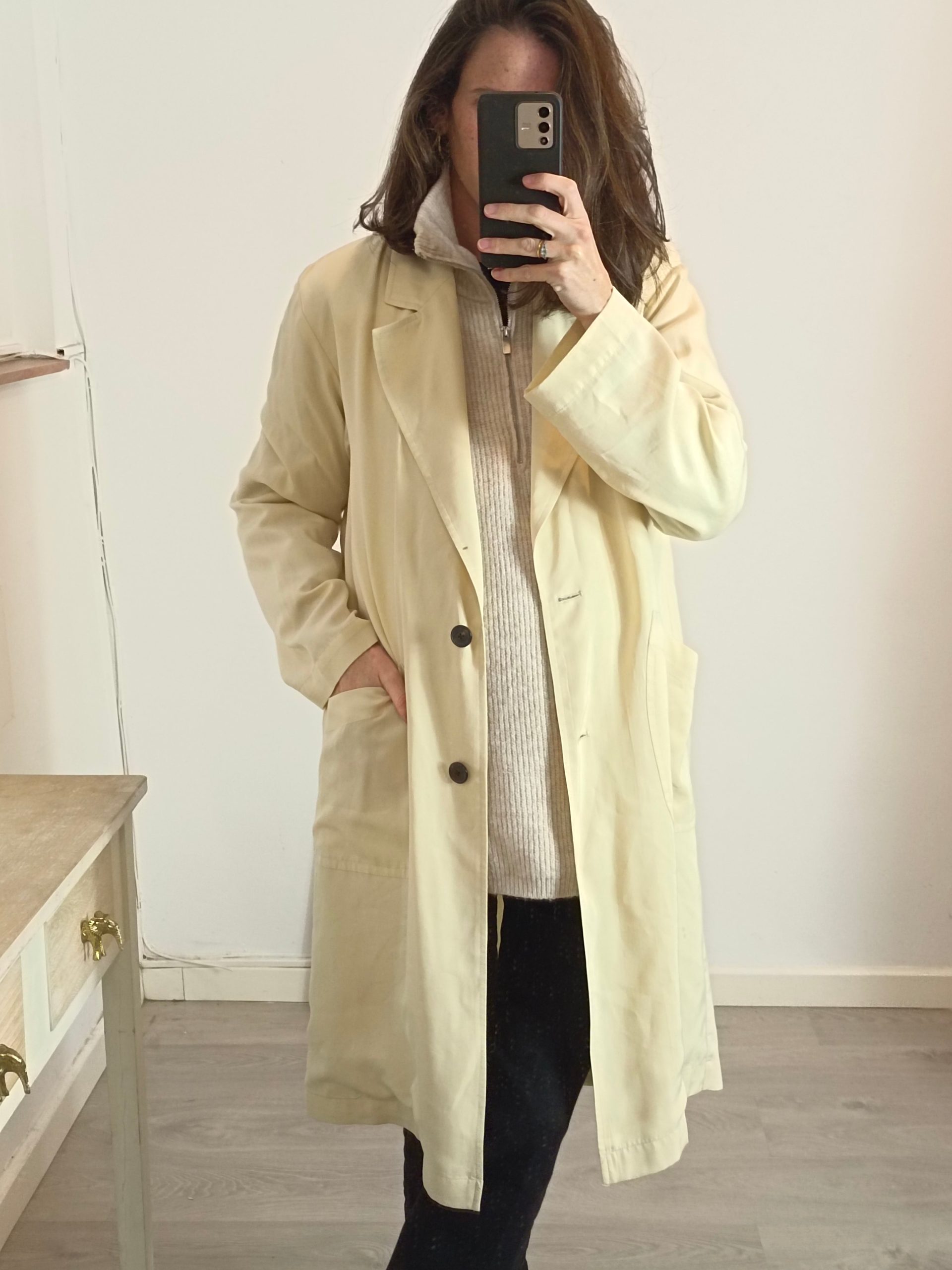 ZARA. Chaqueta fluida beige T.s