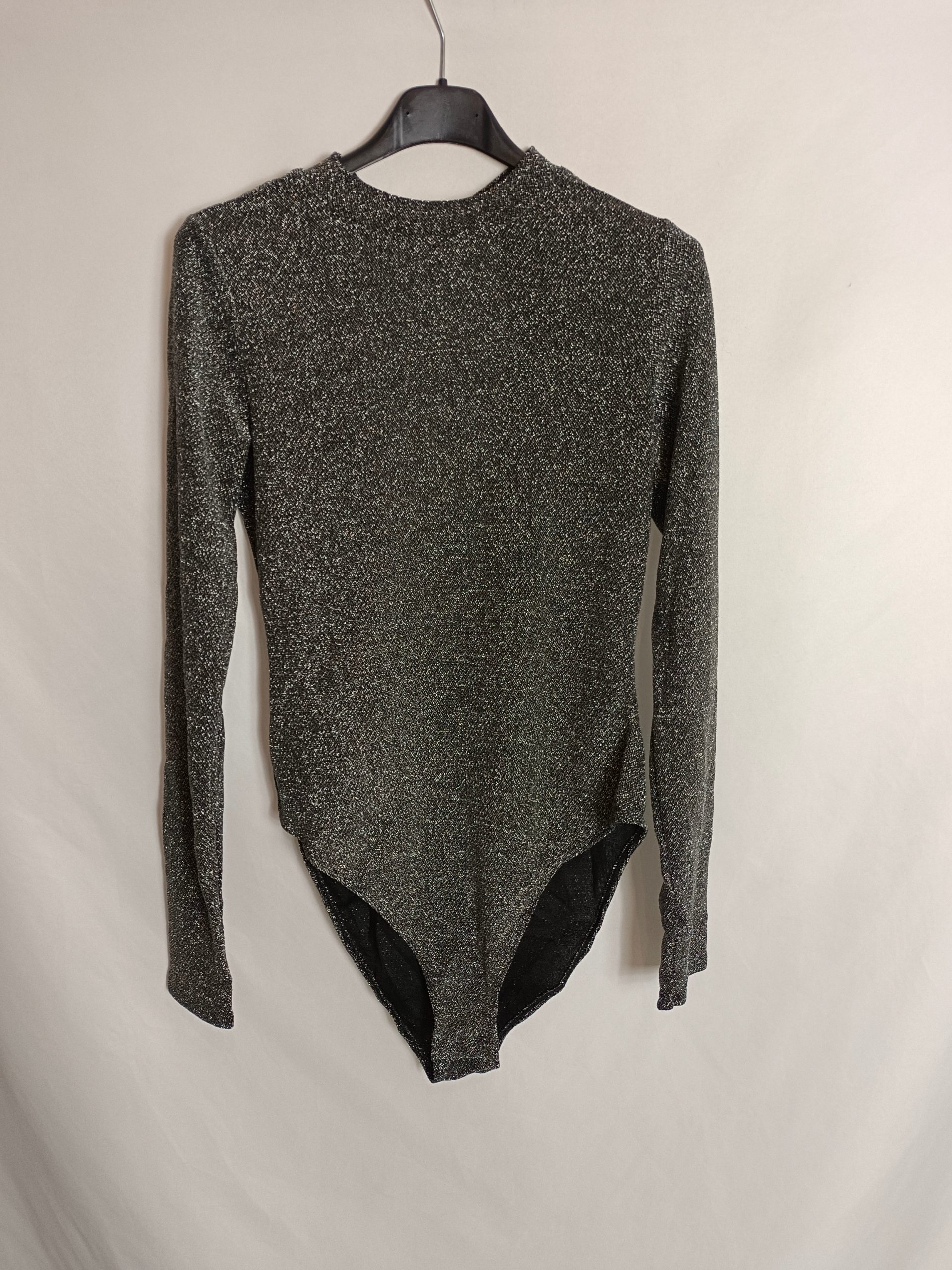 H&M. Body negro y plateado T.m