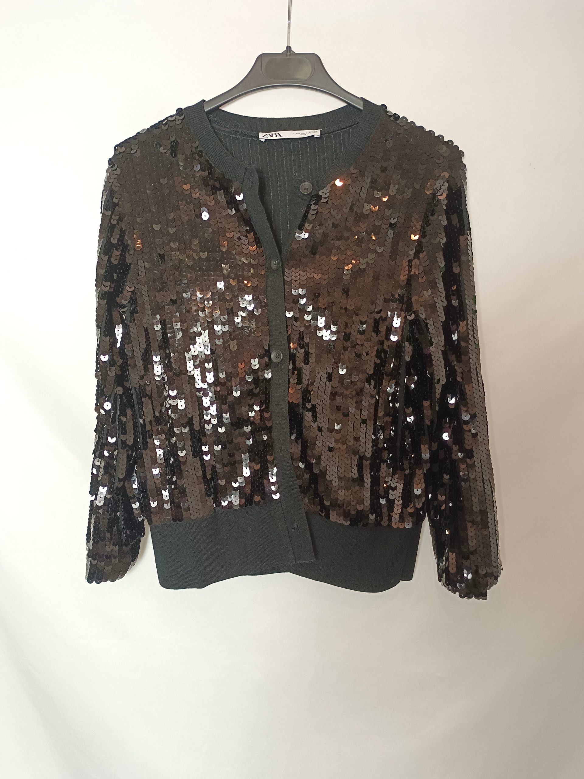 ZARA. Chaqueta negra lentejuelas T.s
