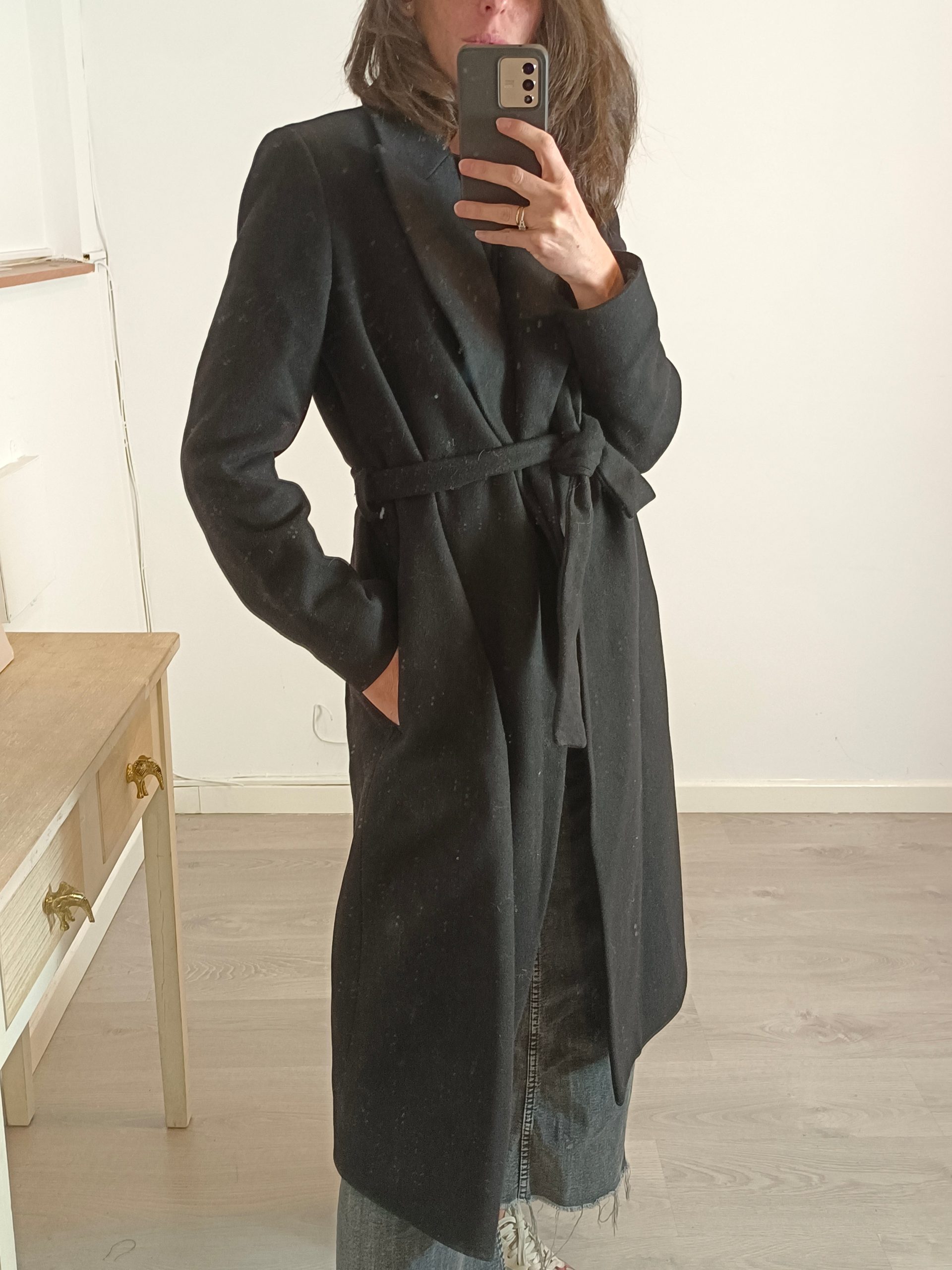 MASSIMO DUTTI. Abrigo negro lana T.36