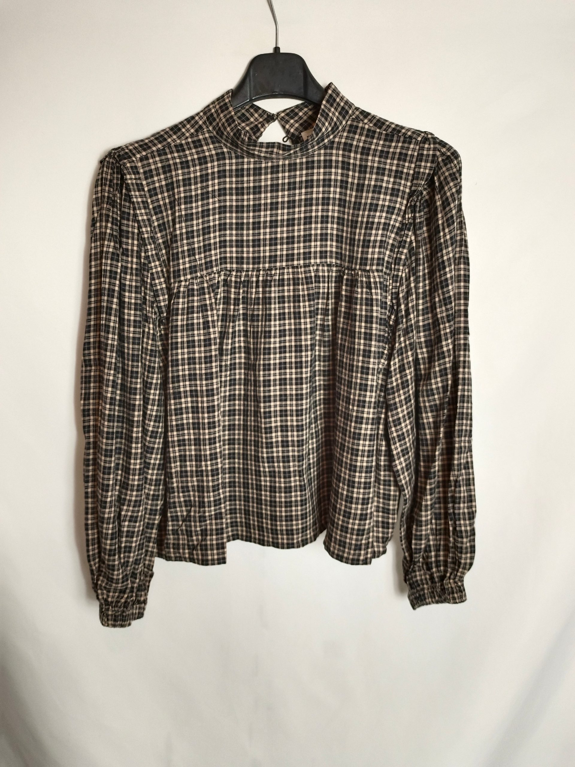 BROWNIE. Blusa beige y negra de cuadros T.xs/s